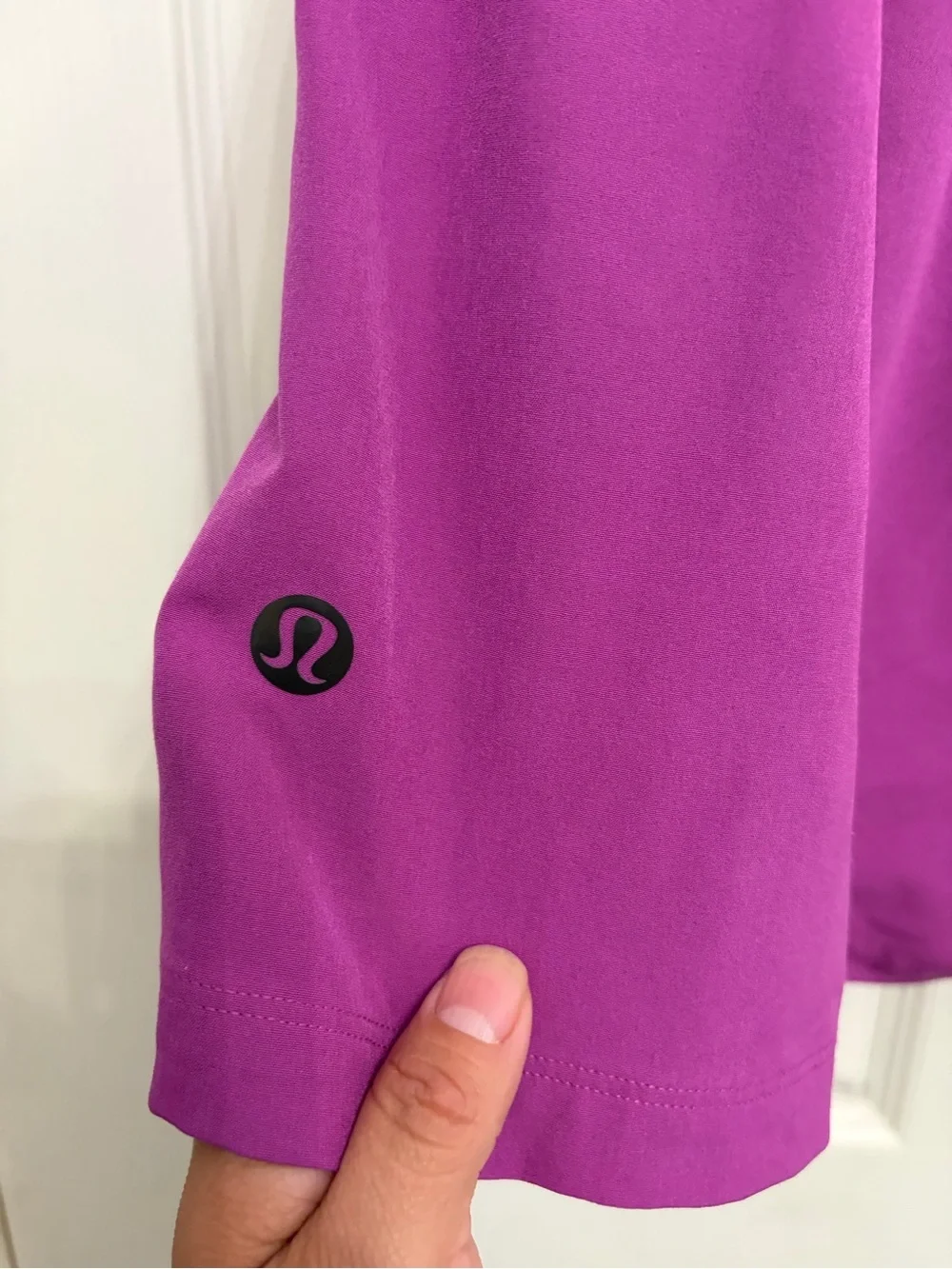 Lululemon Active Drawstring Shorts - Purple color Men’s size Large lined shorts